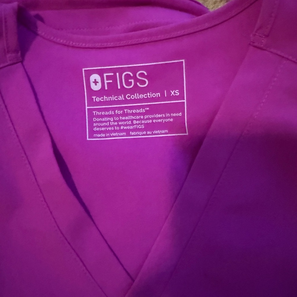 Figs Purple Jolt High Waisted Zamora and Catarina Scrub Top - Picture 2 of 8